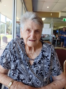 Shirley Eileen Heycox