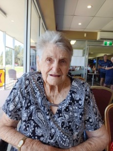 Sylvia Eileen  Heycox
